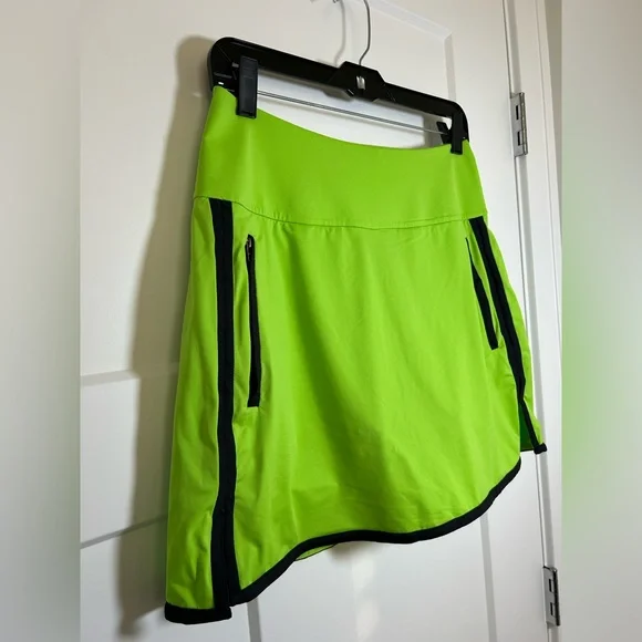 Medium/large fit golf skirt/skort Kinona